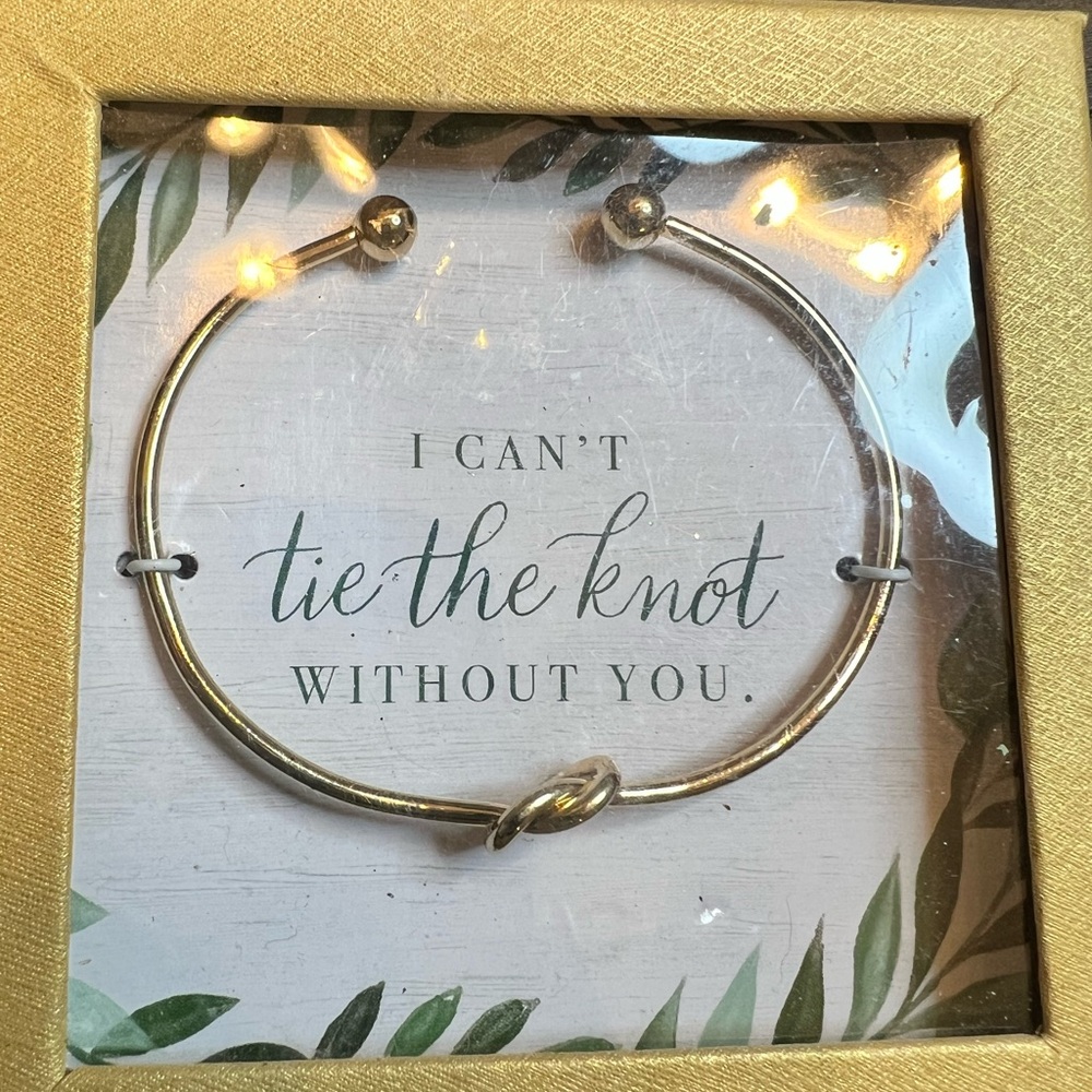 💚💚💚Studio His & Hers Gold Toned Bridesmaid Bracelet